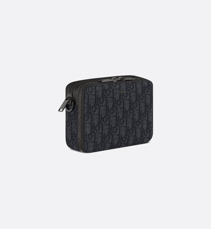 Pouch mit Reißverschluss und Riemen