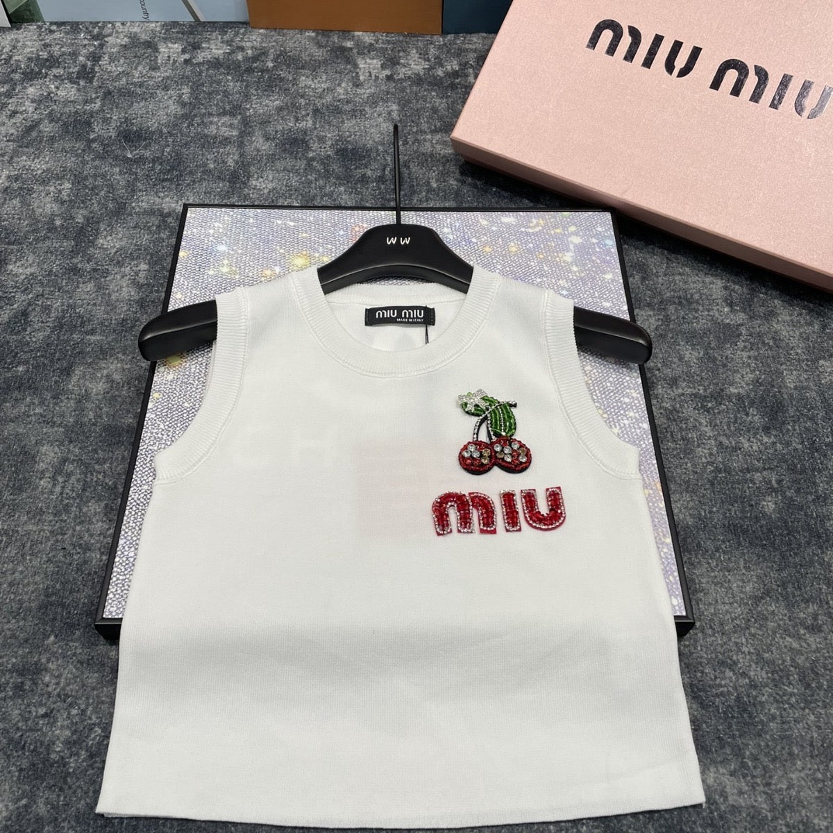 "MM" Cherry Vest
